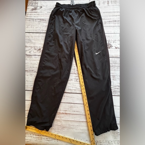 Men’s Nike Windpants - Picture 1 of 13